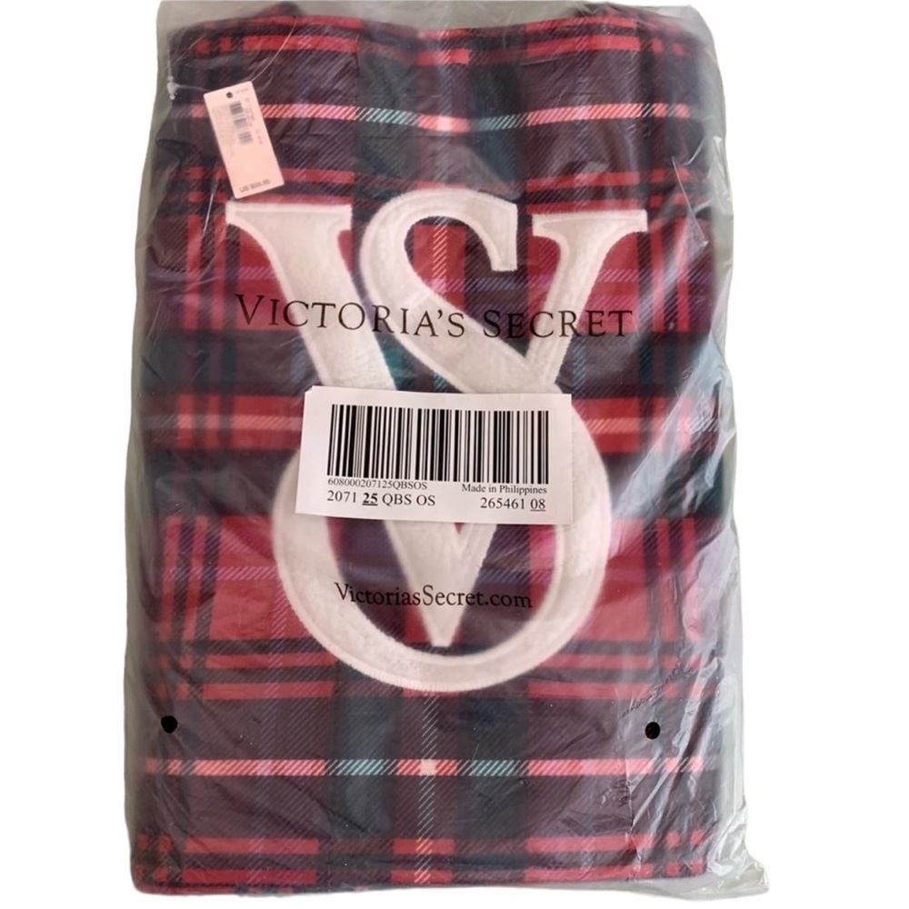 NWT Victoria’s Secret Plaid Tote Red and Green - Picture 3 of 13